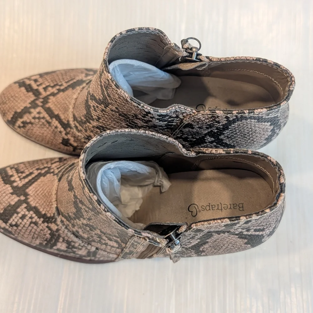BARETRAPS Cacie Tan & Black Snakeskin Faux Leather Ankle Boots Size 8.5